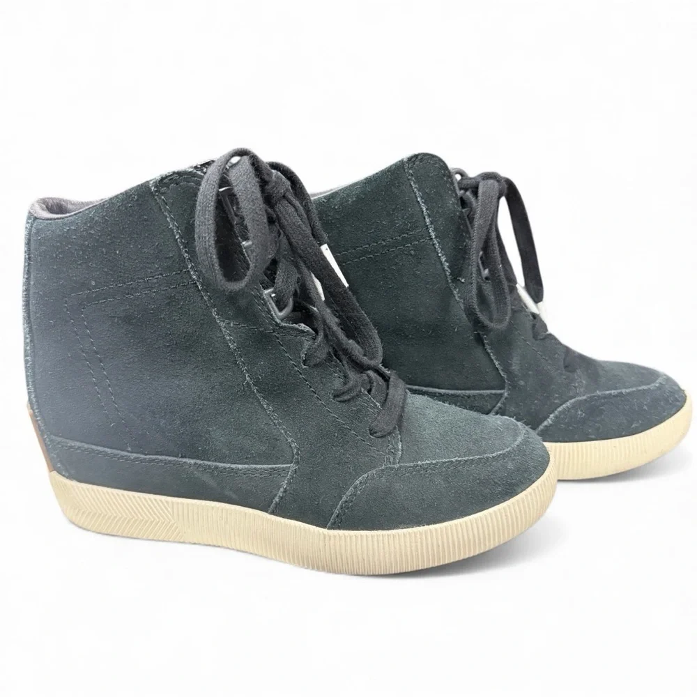 Sorel Out  N About Wedge lace up sneaker size 5.5